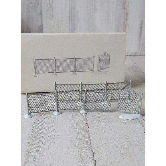 Dept 56 52345 AS IS Chain Link Fence With Gate snow village accessory Xmas set - Picture 1 of 10